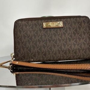 Michael Kors wallet/wristlet